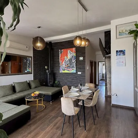 아파트 Liv - Private Parking And Terrace 스플리트