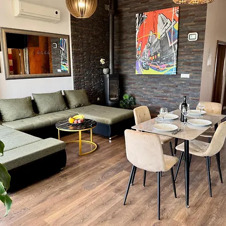 Liv - Private Parking And Terrace * سبليت
